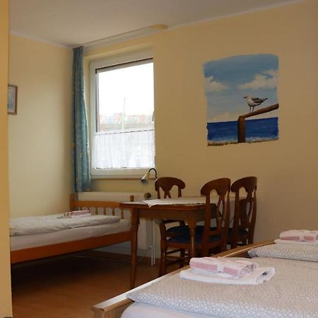 Logia Hotel garni Neuharlingersiel Esterno foto