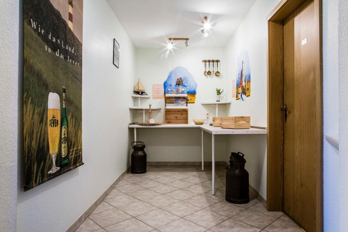 Logia Hotel garni Neuharlingersiel Esterno foto