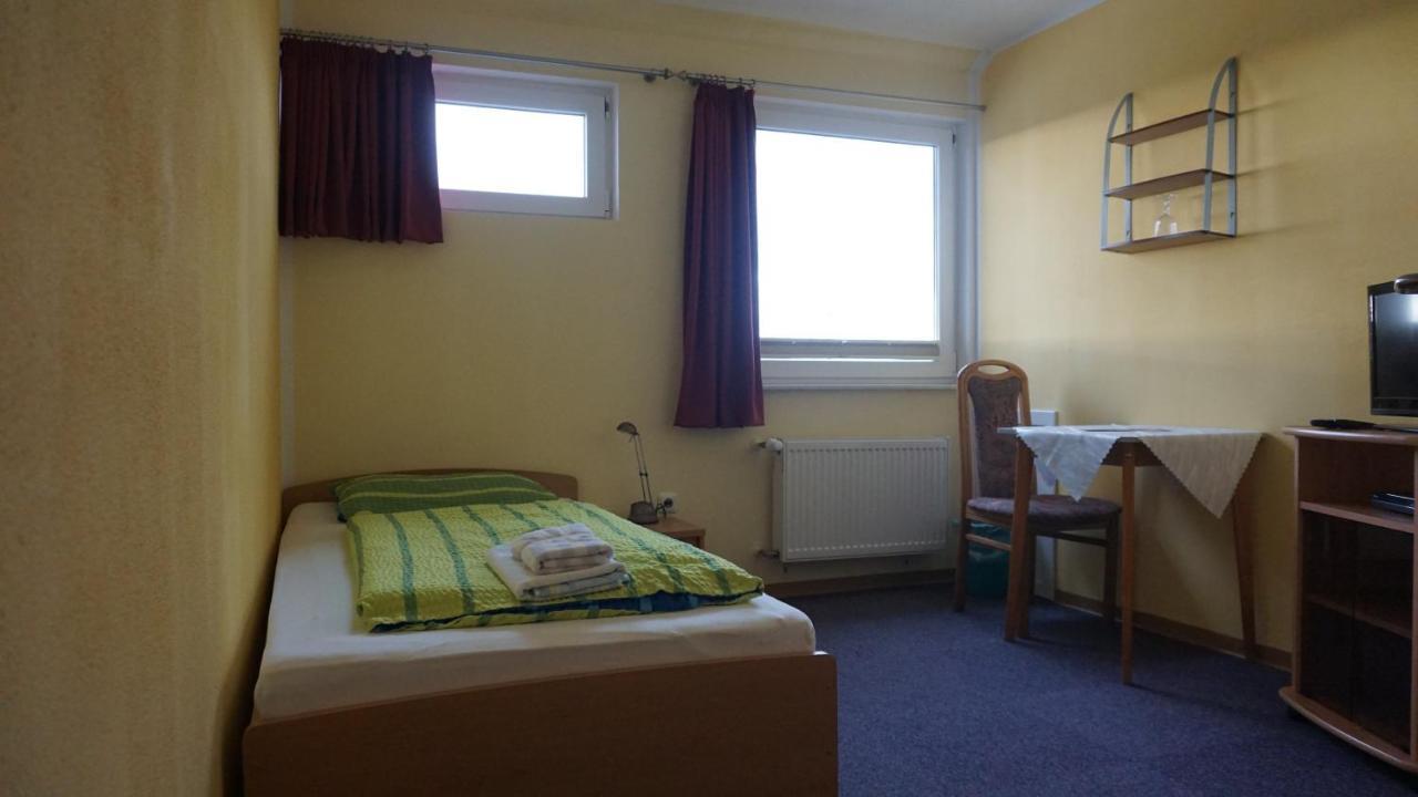 Logia Hotel garni Neuharlingersiel Esterno foto
